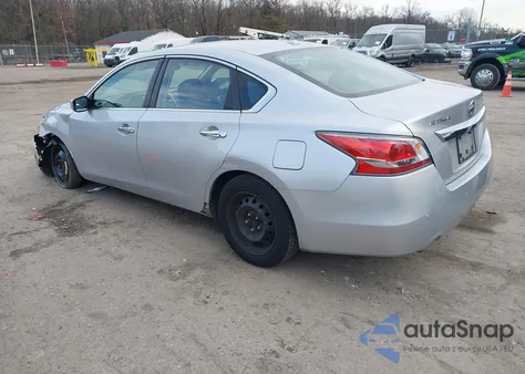 2015 Nissan Altima 2.5 S из США, поврежденный, VIN 1N4AL3AP3FC136399